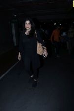Maheep Kapoor Spotted At Airport on 28th Sept 2017 (13)_59cce2c7f2962.JPG