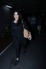 Maheep Kapoor Spotted At Airport on 28th Sept 2017 (18)_59cce302e48ee.JPG