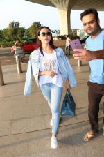 Sana Khan Spotted At Airport on 28th Sept 2017 (9)_59cce3bc803ea.JPG