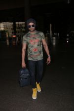 Manish Paul spotted at International Airport on 30th Sept 2017 (5)_59d216642348c.JPG