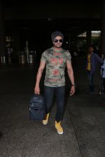 Manish Paul spotted at International Airport on 30th Sept 2017 (9)_59d216cea79fe.JPG
