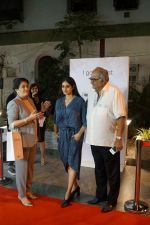 Sridevi, Boney Kapoor at the Launch Of IPhone 8 & IPhone 8+ At iAzure on 29th Sept 2017 (53)_59d21dd8ea0b0.JPG