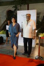 Sridevi, Boney Kapoor at the Launch Of IPhone 8 & IPhone 8+ At iAzure on 29th Sept 2017 (58)_59d21de52dc5a.JPG