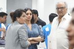 Sridevi, Boney Kapoor at the Launch Of IPhone 8 & IPhone 8+ At iAzure on 29th Sept 2017 (66).JPG_59d21f8684e0e.JPG