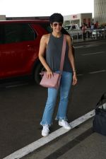 Mandira Bedi Spotted At Airport on 2nd Oct 2017 (11)_59d51f10a51ab.JPG