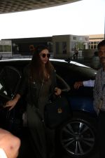 Deepika Padukone Spotted At Airport on 3rd Oct 2017 (2)_59d6100ca7eb9.JPG