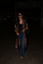 Kriti Sanon Spotted At Airport  on 3rd Oct 2017 (5)_59d60ee2b1f5b.JPG