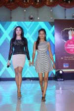 Model At Launch Of Max Festive Collection on 4th Oct 2017 (4)_59d658f5d5f44.JPG