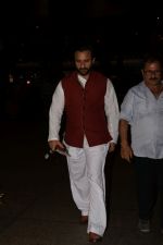 Saif Ali Khan Spotted At Airport on 3rd Oct 2017 (2)_59d60d7639cc5.JPG