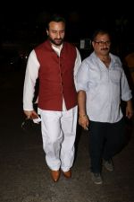 Saif Ali Khan Spotted At Airport on 3rd Oct 2017 (6)_59d60db4aedb2.JPG