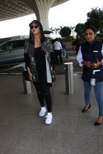 Sonakshi Sinha Spotted At Airport on 3rd Oct 2017 (6)_59d6009a836b9.JPG