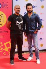 Vishal Dadlani, Shekhar Ravjiani At Jio Mami Film Mela on 7th Oct 2017 (12)_59da30c32e46f.JPG