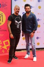 Vishal Dadlani, Shekhar Ravjiani At Jio Mami Film Mela on 7th Oct 2017 (14)_59da30c3ba4aa.JPG