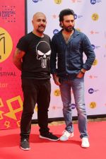 Vishal Dadlani, Shekhar Ravjiani At Jio Mami Film Mela on 7th Oct 2017 (8)_59da309f6f032.JPG