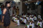 Pooja Hegde Celebrate Her Birthday With Smile Foundation Kids on 13th Oct 2017 (32)_59e1c6e4db71f.JPG