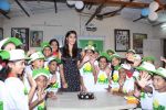 Pooja Hegde Celebrate Her Birthday With Smile Foundation Kids on 13th Oct 2017 (57)_59e1c6f48975e.JPG