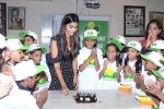 Pooja Hegde Celebrate Her Birthday With Smile Foundation Kids on 13th Oct 2017 (65)_59e1c6fc1eb99.JPG