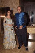 Ashutosh Gowariker, Sunita Gowariker attend Producer Ramesh Taurani Diwali Party on 15th Oct 2017 (16)_59e4585acd4cb.jpg