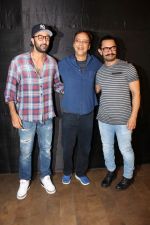 Ranbir Kapoor, Aamir Khan, Vidhu Vinod Chopra at the special screening of film secret superstar on 17th Oct 2017 (10)_59e719a45800d.JPG
