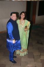 Rishi Kapoor at Sanjay Dutt_s Diwali party on 20th Oct 2017 (23)_59ec95c58a18d.jpg