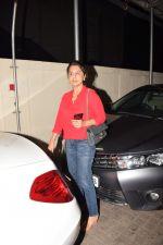 Neetu Kapoor Spotted At PVR Juhu on 22nd Oct 2017 (2)_59ed8e896a72f.JPG