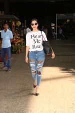 Sophie Chaudhary Spotted At Airport on 23rd Oct 2017 (15)_59edfb8022832.JPG