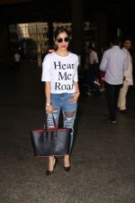 Sophie Chaudhary Spotted At Airport on 23rd Oct 2017 (6)_59edfb7252139.JPG