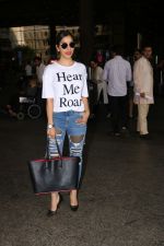 Sophie Chaudhary Spotted At Airport on 23rd Oct 2017 (8)_59edfb756720d.JPG