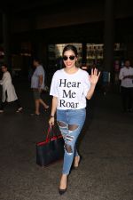 Sophie Chaudhary Spotted At Airport on 23rd Oct 2017 (9)_59edfb76f26f3.JPG