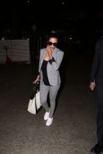Malaika Arora Khan spotted at airport on 25th Oct 2017 (16)_59f2d1a2e274d.JPG