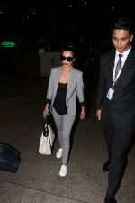 Malaika Arora Khan spotted at airport on 25th Oct 2017 (21)_59f2d1aa60a22.JPG