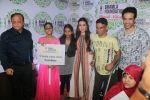 Karisma Kapoor, Tusshar Kapoor Celebrates Diwali Milan With Disable Children on 27th Oct 2017-1