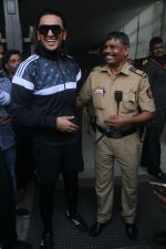 Ranveer Singh Spotted At Club Bandra Gymkhana on 31st Oct 2017 (14)_59fabf28f19b4.JPG