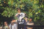 Shah Rukh Khan_s 52nd Birthday Celebration With Fans on 2nd Nov 2017 (286)_59fd80e00a4c5.JPG