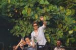 Shah Rukh Khan_s 52nd Birthday Celebration With Fans on 2nd Nov 2017 (310)_59fd80ef01443.JPG