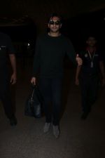 Ranveer Singh Spotted At Airport on 7th Nov 2017 (3)_5a014e023cf06.JPG