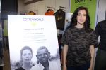 Kalki Koechlin at the launch of Cottonworld Happy T_s a Noble Initiative on 8th Nov 2017 (1)_5a03eb7adae45.JPG