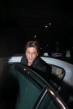 Shah Rukh Khan snapped at airport on 11th Nov 2017 (1)_5a090c1b1464d.JPG