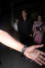 Shah Rukh Khan snapped at airport on 11th Nov 2017 (11)_5a090c22c1e61.JPG