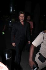 Shah Rukh Khan snapped at airport on 11th Nov 2017 (19)_5a090c287d250.JPG