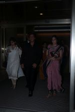 Shah Rukh Khan snapped at airport on 11th Nov 2017 (5)_5a090c1dd386e.JPG