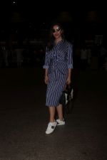 Sophie Choudry Spotted At Airport on 11th Nov 2017 (11)_5a091e4db39d4.JPG