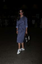 Sophie Choudry Spotted At Airport on 11th Nov 2017 (13)_5a091e4eddc15.JPG