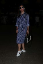 Sophie Choudry Spotted At Airport on 11th Nov 2017 (15)_5a091e501ff27.JPG