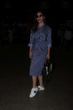 Sophie Choudry Spotted At Airport on 11th Nov 2017 (18)_5a091e54e72e2.JPG