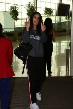 Shraddha Kapoor Spotted At Airport on 13th Nov 2017 (20)_5a0ac675777e8.JPG