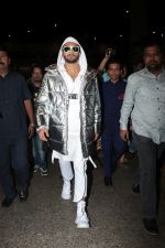 Ranveer Singh With His Sister Spotted At Airport on 16th Nov 2017