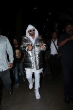 Ranveer Singh With His Sister Spotted At Airport on 16th Nov 2017 (3)_5a0e844322663.JPG