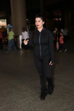 Kainaat Arora Spotted At Airport on 18th Nov 2017 (8)_5a10259d92a8a.JPG