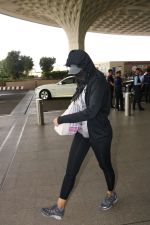Nargis Fakhri Spotted At Airport on 17th Nov 2017 (10)_5a0fd1f7bc21f.JPG
